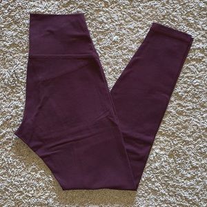 Like new Old Navy High-Waisted Balance Yoga Leggings